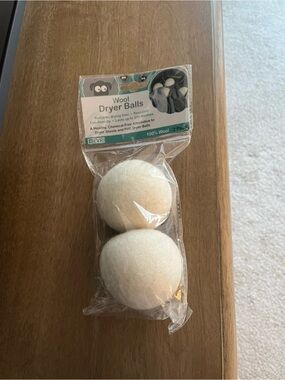 Wool dryer balls